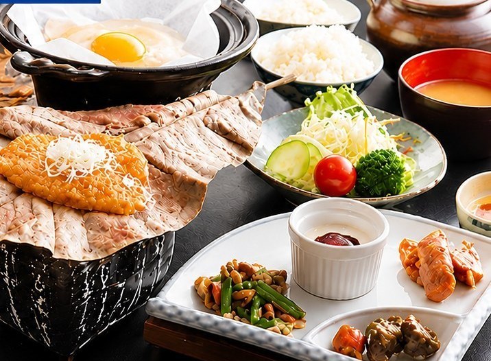 加工後：明るく鮮やかな料理写真